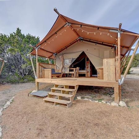 Отель 12 Fires Luxury Glamping With Heating #3 Джонсон-Сити Экстерьер фото