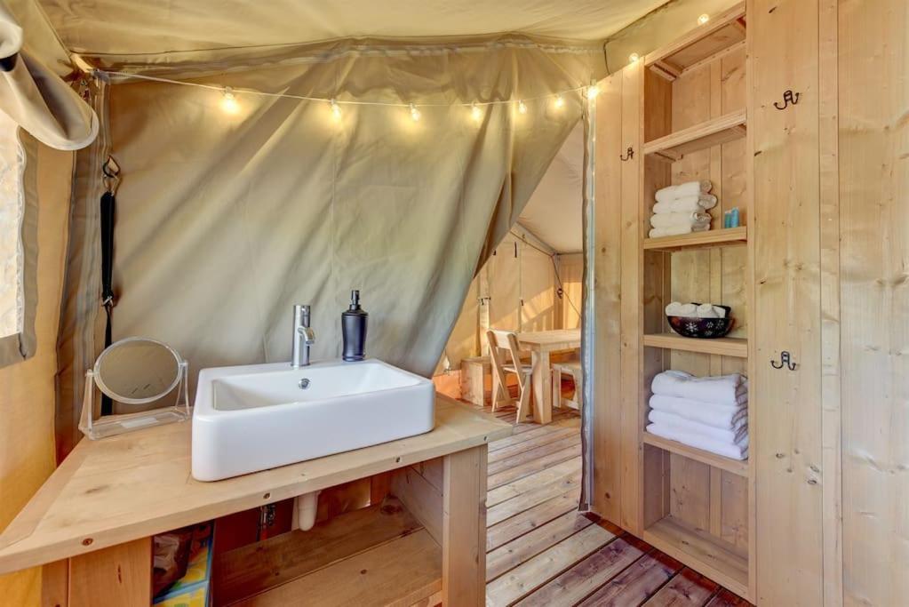 Отель 12 Fires Luxury Glamping With Heating #3 Джонсон-Сити Экстерьер фото